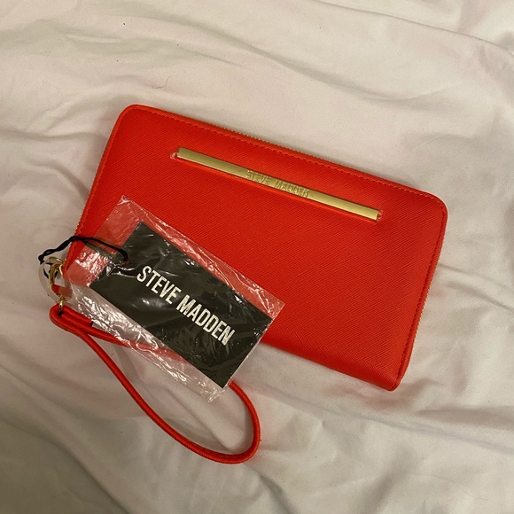 Steve Madden Handbags - GIVEAWAY - Brand New Steve Madden Wallet